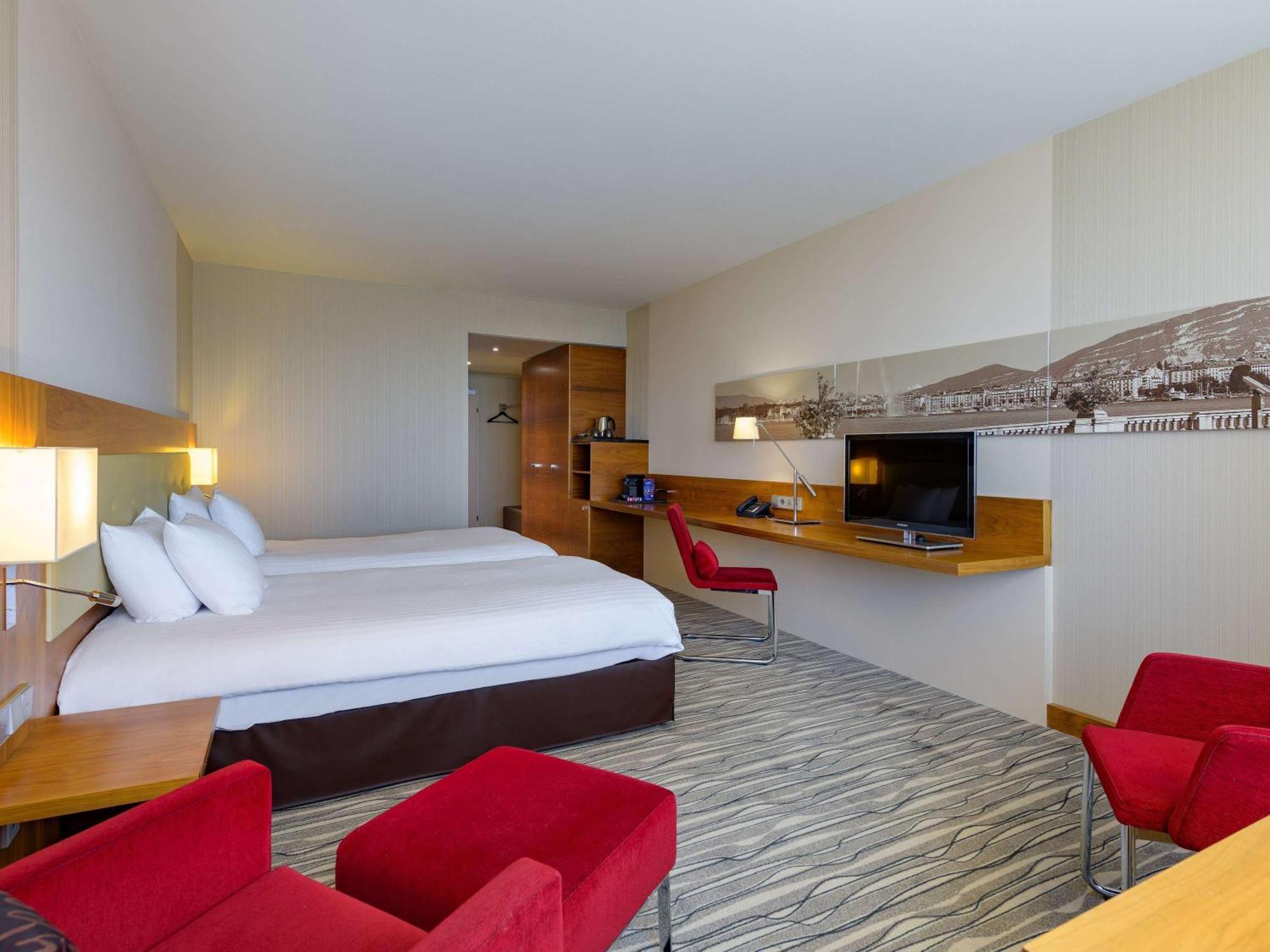 Mövenpick Hotel&Casino Geneva Meyrin Esterno foto