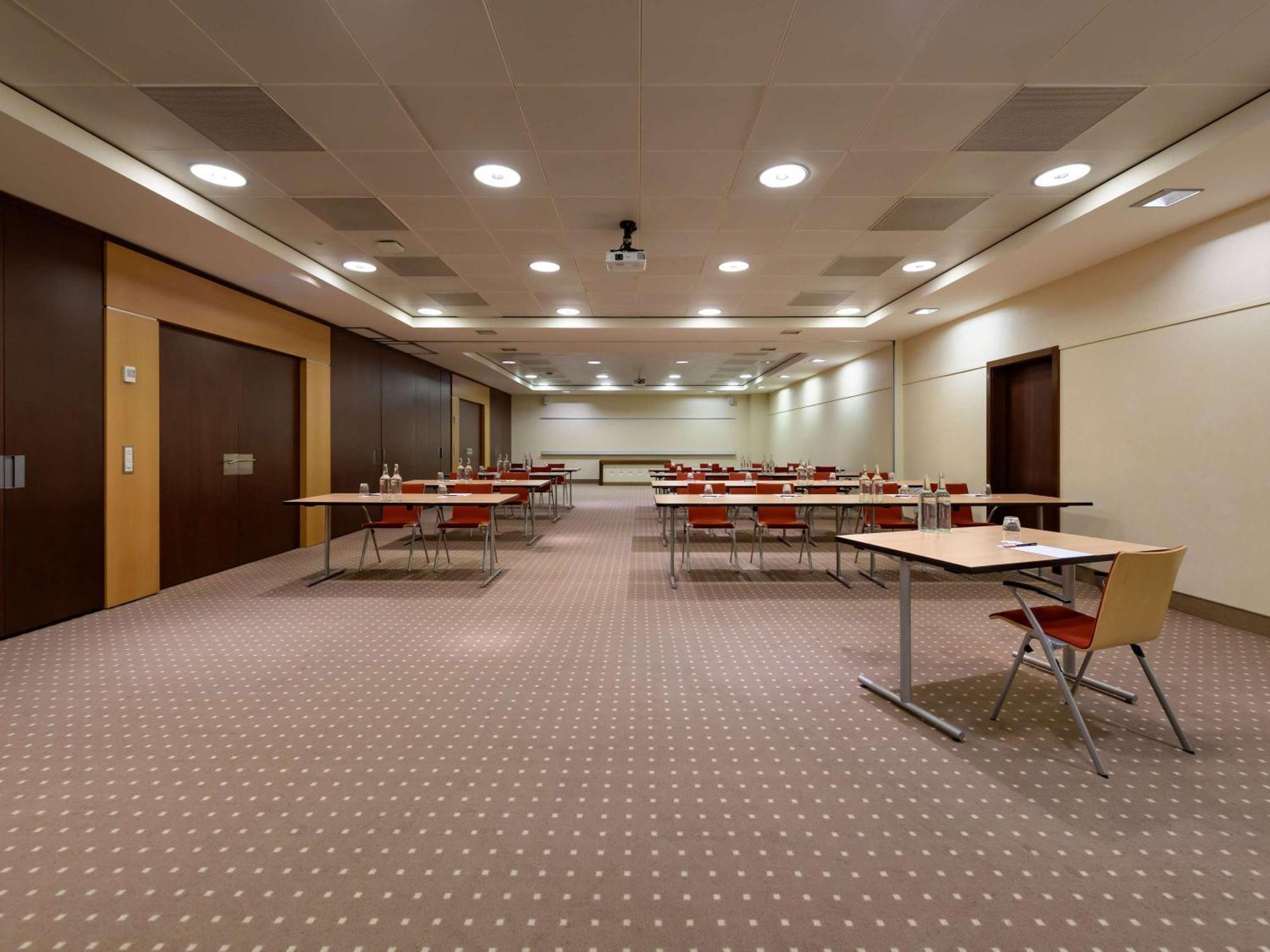 Mövenpick Hotel&Casino Geneva Meyrin Esterno foto