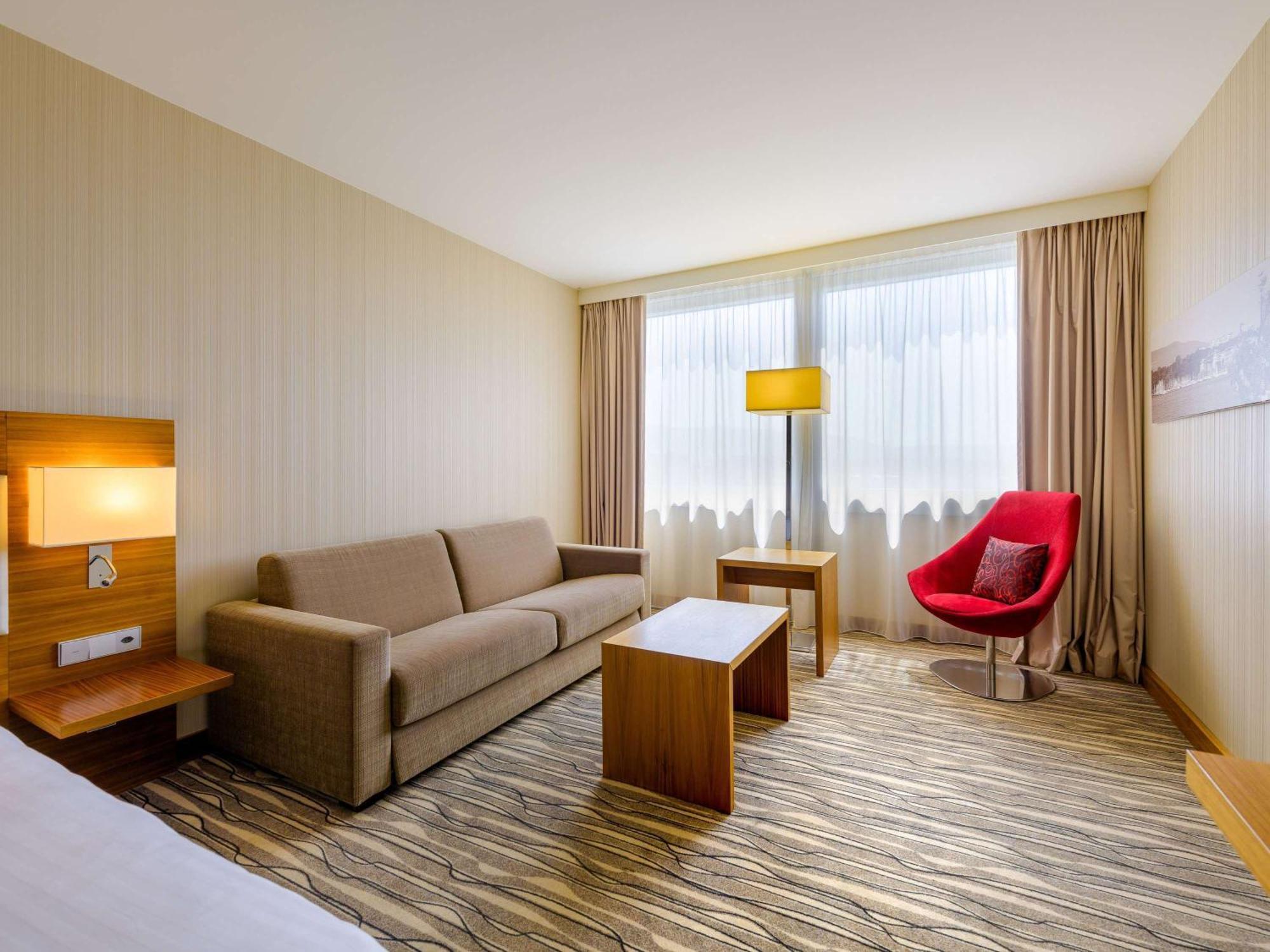 Mövenpick Hotel&Casino Geneva Meyrin Esterno foto