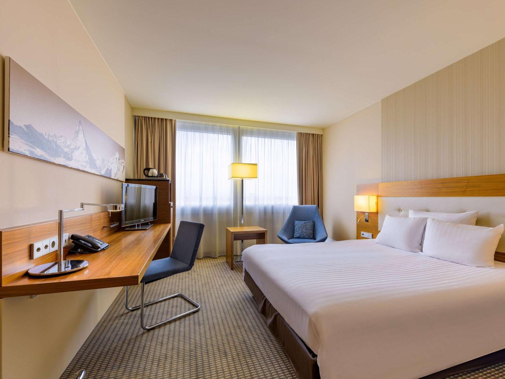Mövenpick Hotel&Casino Geneva Meyrin Esterno foto