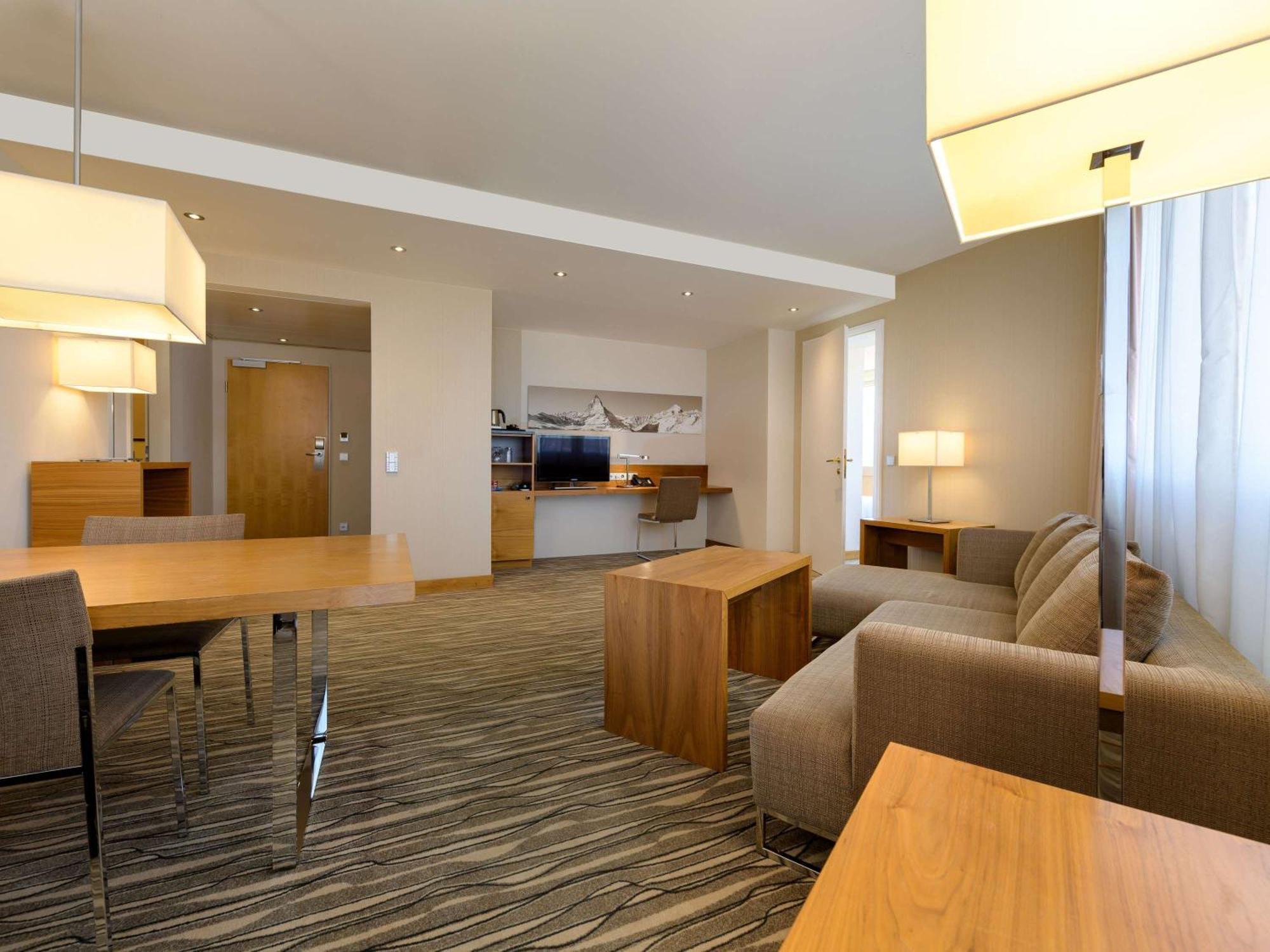 Mövenpick Hotel&Casino Geneva Meyrin Esterno foto