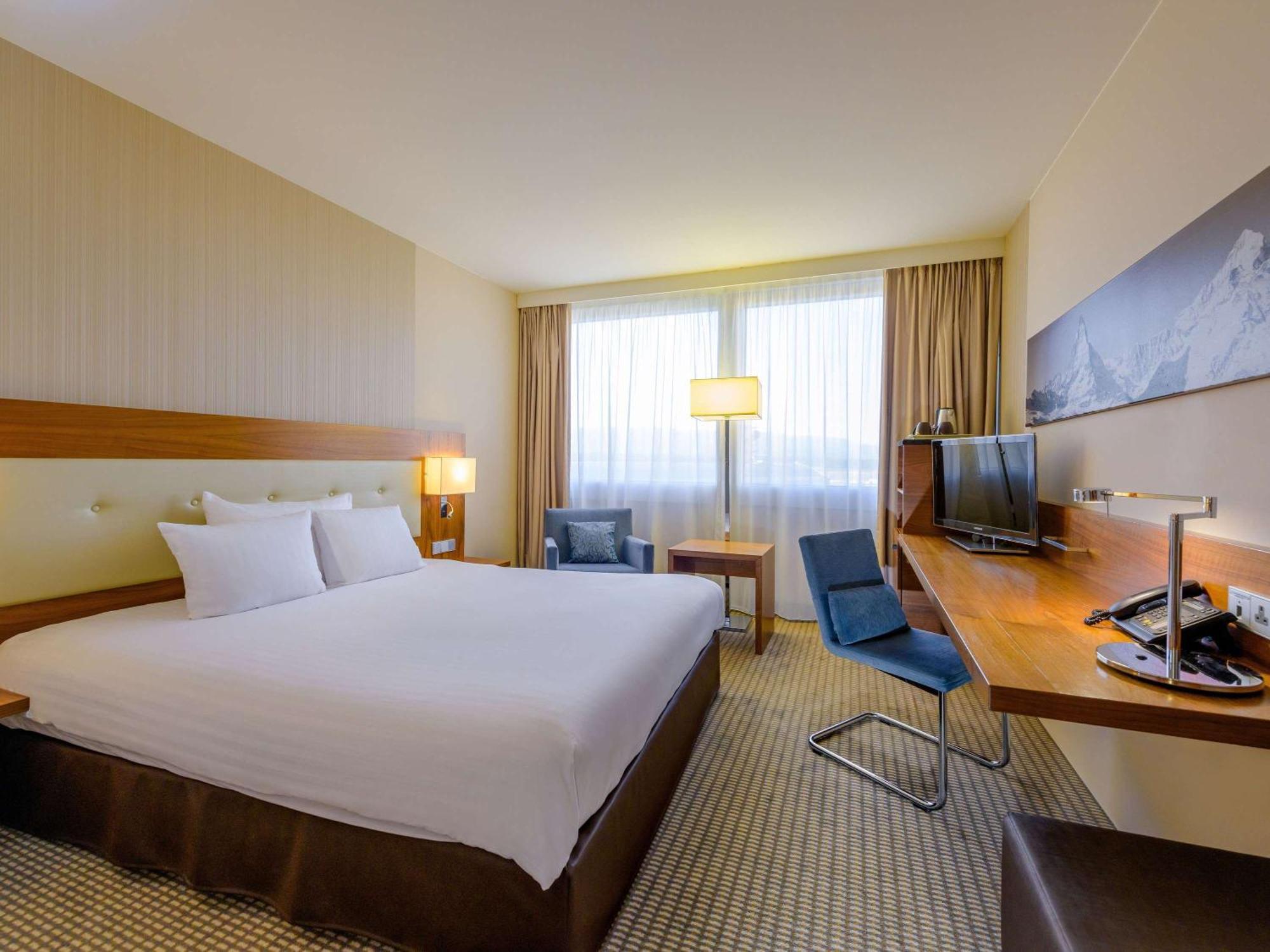 Mövenpick Hotel&Casino Geneva Meyrin Esterno foto