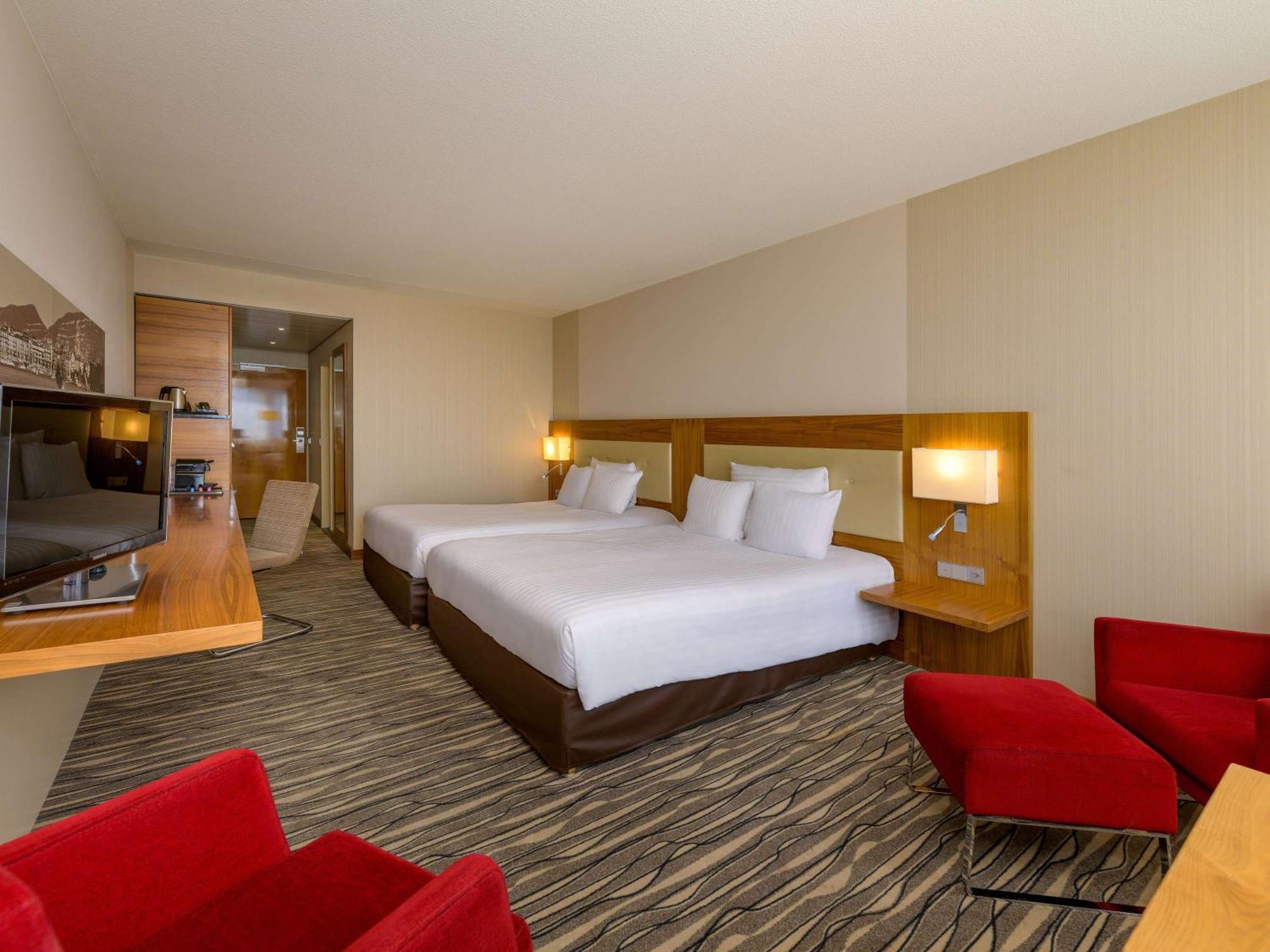 Mövenpick Hotel&Casino Geneva Meyrin Esterno foto