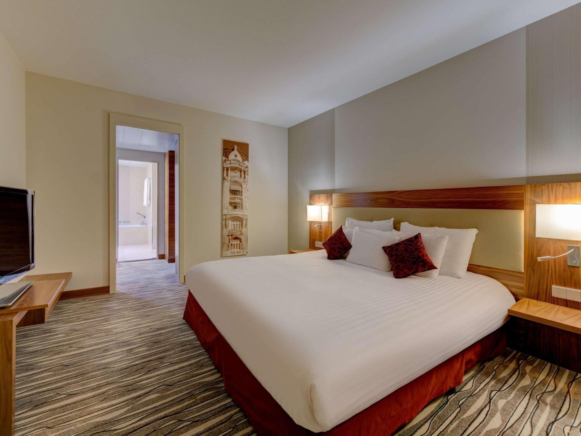 Mövenpick Hotel&Casino Geneva Meyrin Esterno foto