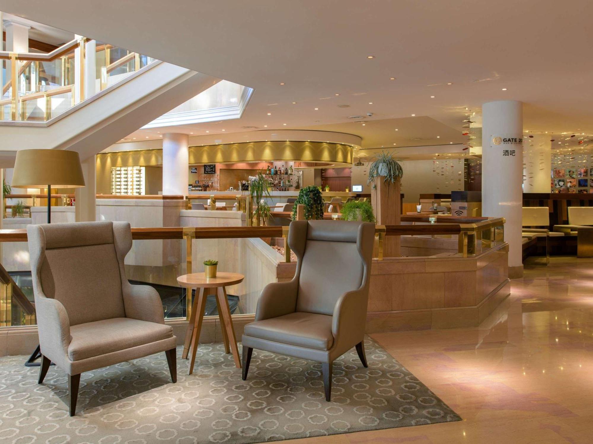 Mövenpick Hotel&Casino Geneva Meyrin Esterno foto